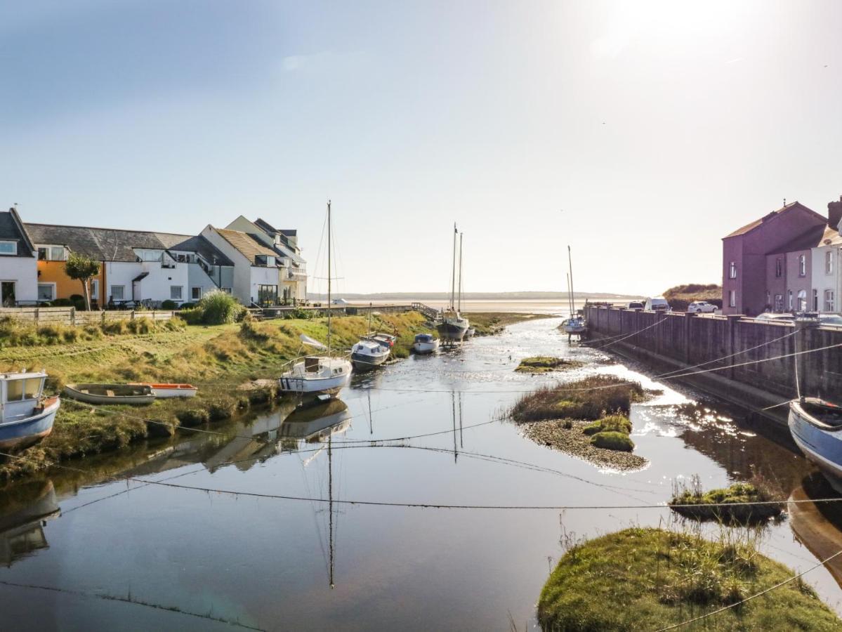 Harbour View Villa Милъм Екстериор снимка