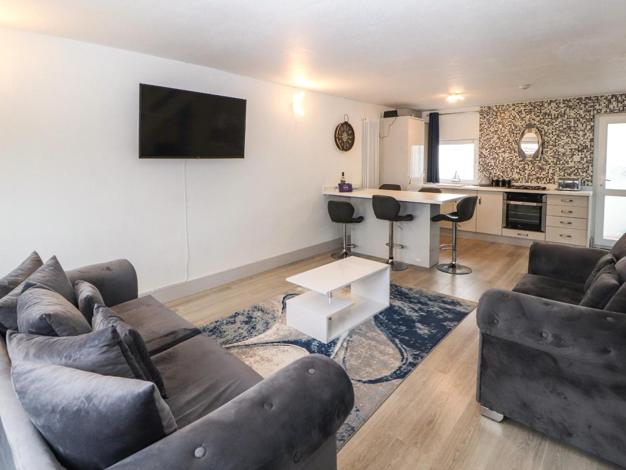 Harbour View Villa Милъм Екстериор снимка