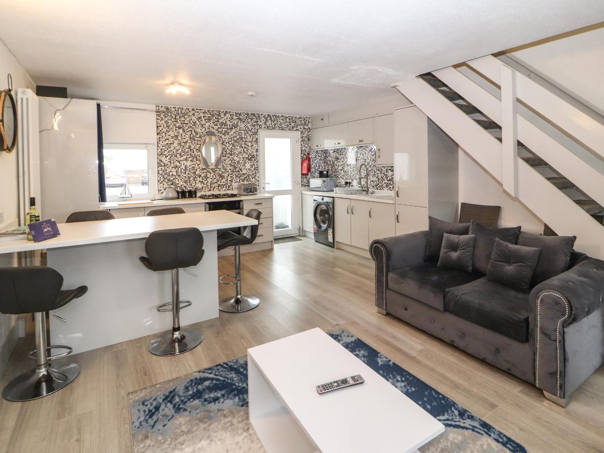 Harbour View Villa Милъм Екстериор снимка